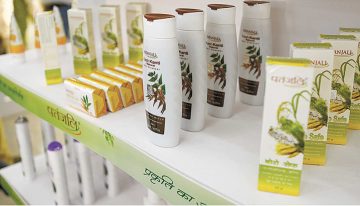 Patanjali eats into Colgate, HUL share in oral care space